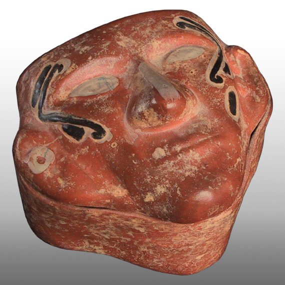 Cultura Tierradentro  COFRE / TRIANGULAR MASK COFFER
